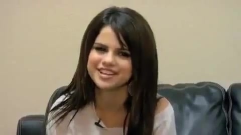 Selena Gomez - Falling Down - Behind The Scene. (HD) 472