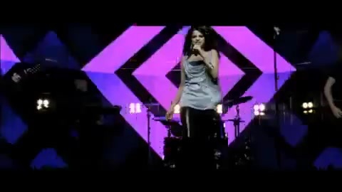 Selena Gomez - Falling Down - Behind The Scene. (HD) 478