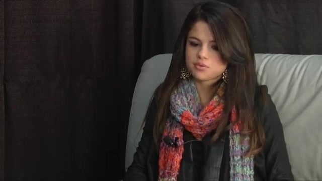 Selena Gomez interview in the Backstage of Jingle Ball 2011 023