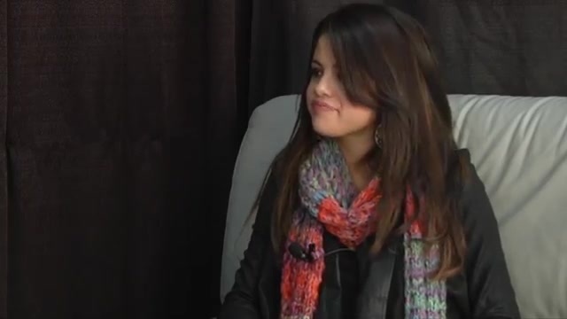 Selena Gomez interview in the Backstage of Jingle Ball 2011 025