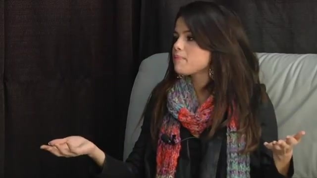 Selena Gomez interview in the Backstage of Jingle Ball 2011 030