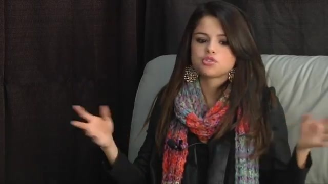 Selena Gomez interview in the Backstage of Jingle Ball 2011 032