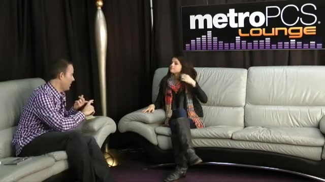 Selena Gomez interview in the Backstage of Jingle Ball 2011 047
