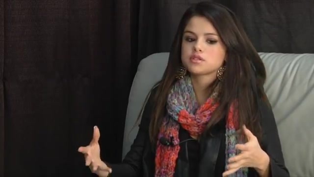 Selena Gomez interview in the Backstage of Jingle Ball 2011 084 - Selena Gomez interview in the Backstage