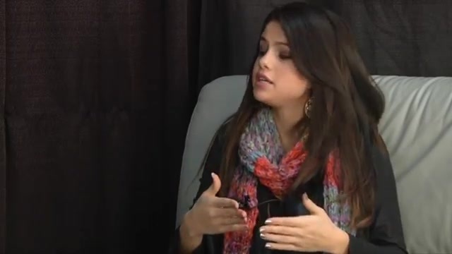 Selena Gomez interview in the Backstage of Jingle Ball 2011 086