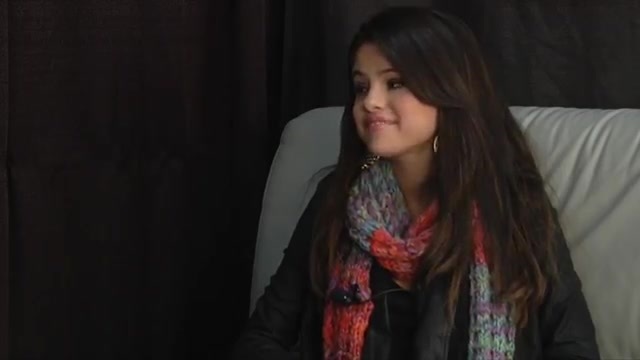 Selena Gomez interview in the Backstage of Jingle Ball 2011 300
