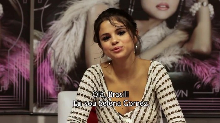 Selena Gomez manda um recado para os fãs brasileiros. 058