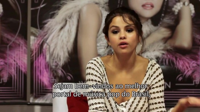 Selena Gomez no POPLine 203