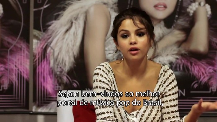 Selena Gomez no POPLine 205