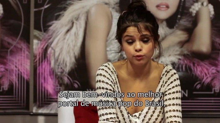 Selena Gomez no POPLine 296