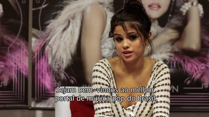 Selena Gomez no POPLine 339