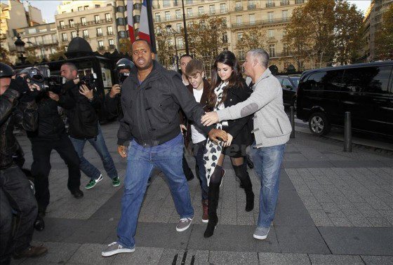 307122_247771768613474_176888139035171_715995_1854945763_n - Justin Bieber y Selena Gomez almuerzo en Paris