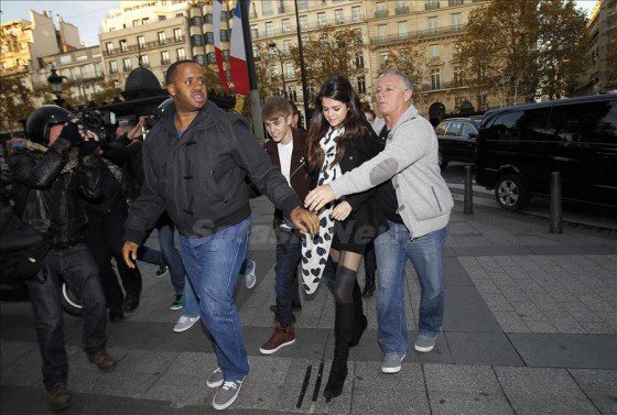 307122_247771775280140_176888139035171_715996_1787341890_n - Justin Bieber y Selena Gomez almuerzo en Paris