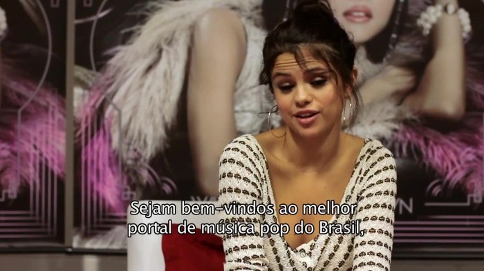 Selena Gomez no POPLine 389