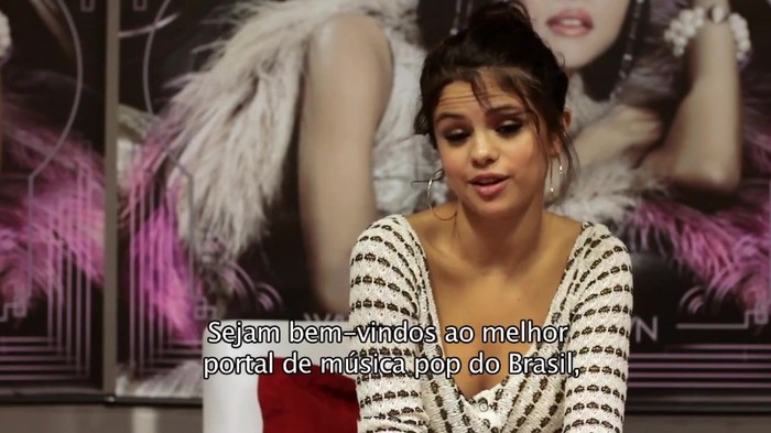 Selena Gomez no POPLine 391