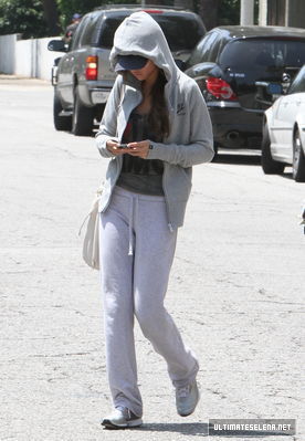 normal_usn-out-13june-2011_28329 - Leaving a Medical Center in Los Angeles - June 13