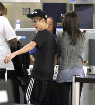 normal_014~4 - September 17th- At LAX with Justin Bieber