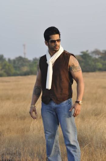 168607_10150386406825467_527695466_17021084_1923666_n - amit tandon