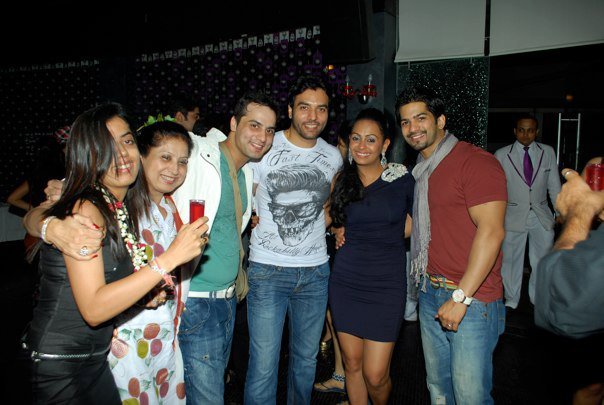 215324_10150146800151152_601661151_6836742_7933645_n - amit tandon