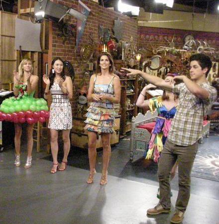  - Wizards of Waverly Place