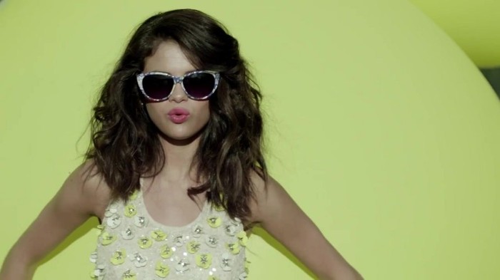 Selena Gomez & The Scene - Hit The Lights 041