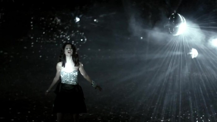 Selena Gomez & The Scene - Hit The Lights 290