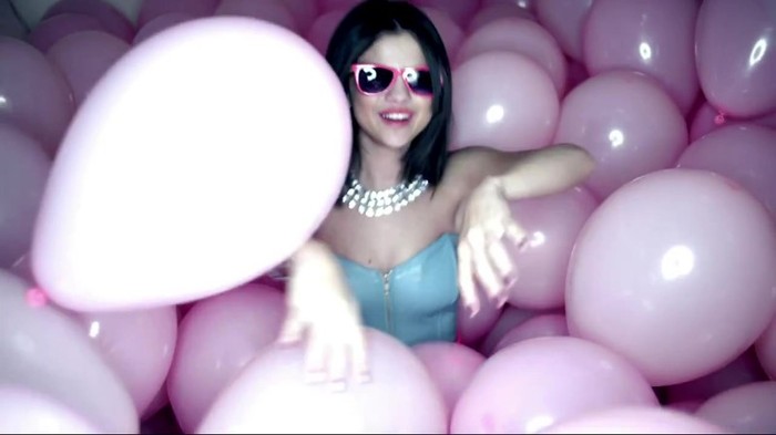 Selena Gomez & The Scene - Hit The Lights 338