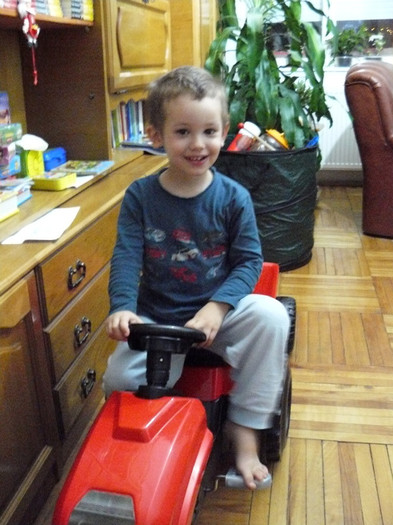 Tracorul primit de la Mos CraciunP1020025 - comoara noastra