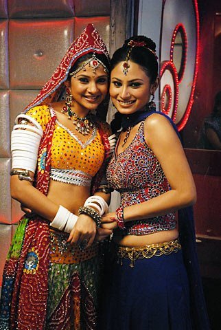 296750_236025569778674_1231324502_n - jennifer winget biografie