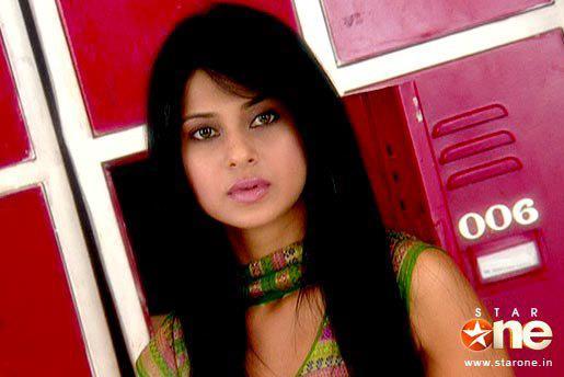 300039_235215843192980_114833878564511_646071_1184456016_n - jennifer winget biografie