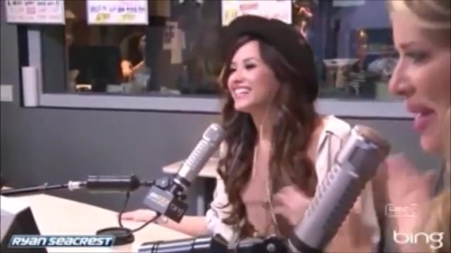 Demi Lovato\'s Interview with Ryan Seacrest -Skyscraper premier [Full] 0038