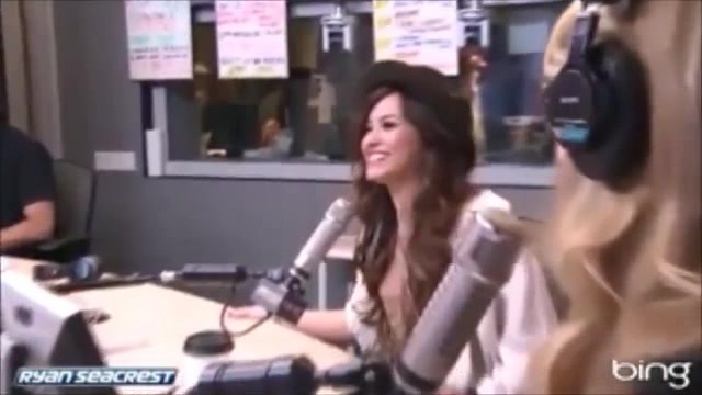 Demi Lovato\'s Interview with Ryan Seacrest -Skyscraper premier [Full] 0048