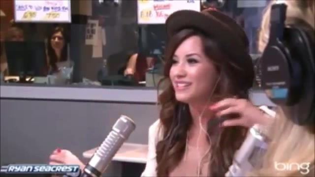 Demi Lovato\'s Interview with Ryan Seacrest -Skyscraper premier [Full] 0519