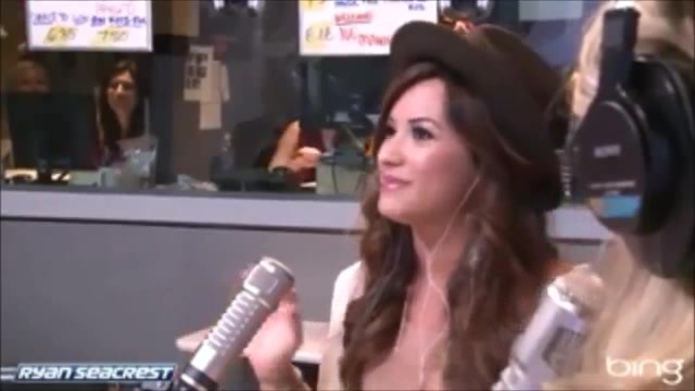 Demi Lovato\'s Interview with Ryan Seacrest -Skyscraper premier [Full] 0523