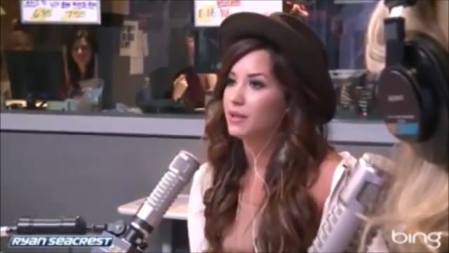 Demi Lovato\'s Interview with Ryan Seacrest -Skyscraper premier [Full] 0618