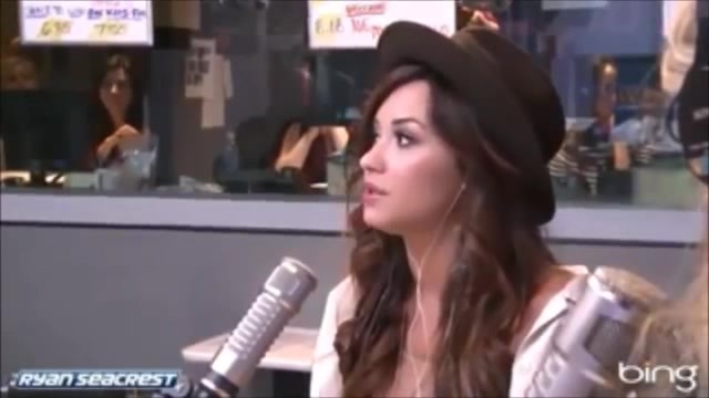Demi Lovato\'s Interview with Ryan Seacrest -Skyscraper premier [Full] 0244