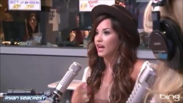 Demi Lovato\'s Interview with Ryan Seacrest -Skyscraper premier [Full] 0637