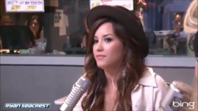 Demi Lovato\'s Interview with Ryan Seacrest -Skyscraper premier [Full] 1048