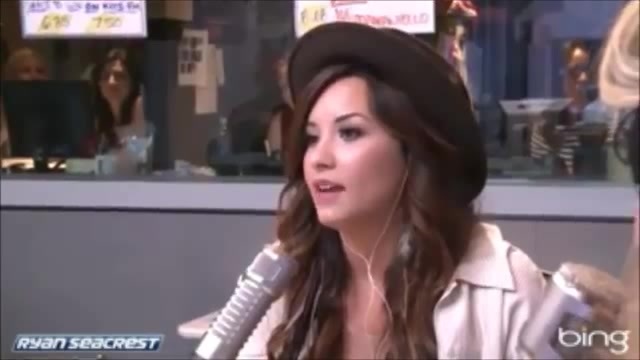 Demi Lovato\'s Interview with Ryan Seacrest -Skyscraper premier [Full] 1052