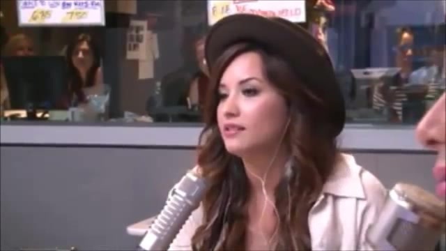 Demi Lovato\'s Interview with Ryan Seacrest -Skyscraper premier [Full] 1056