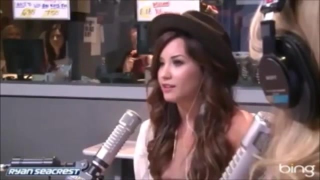 Demi Lovato\'s Interview with Ryan Seacrest -Skyscraper premier [Full] 0654
