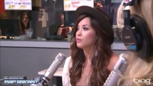 Demi Lovato\'s Interview with Ryan Seacrest -Skyscraper premier [Full] 0658