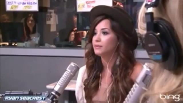 Demi Lovato\'s Interview with Ryan Seacrest -Skyscraper premier [Full] 0660
