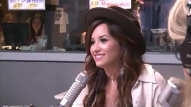 Demi Lovato\'s Interview with Ryan Seacrest -Skyscraper premier [Full] 1075 - Demilu Interview with Ryan Seacrest -Skyscraper premier Part oo2