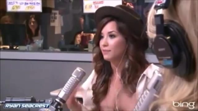 Demi Lovato\'s Interview with Ryan Seacrest -Skyscraper premier [Full] 0680