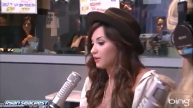 Demi Lovato\'s Interview with Ryan Seacrest -Skyscraper premier [Full] 0311 - Demilu Interview with Ryan Seacrest -Skyscraper premier