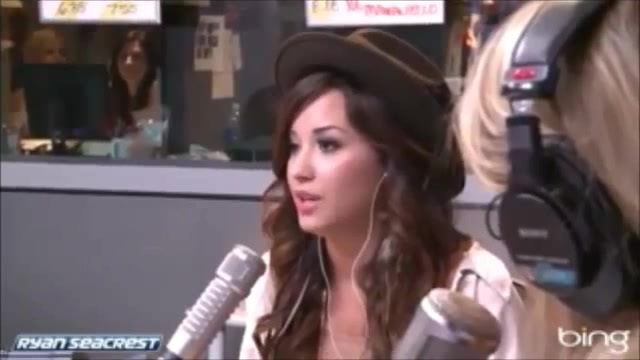 Demi Lovato\'s Interview with Ryan Seacrest -Skyscraper premier [Full] 1517 - Demilu Interview with Ryan Seacrest -Skyscraper premier Part oo3