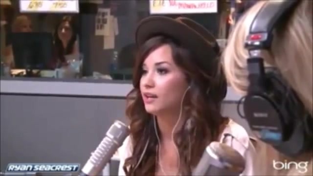 Demi Lovato\'s Interview with Ryan Seacrest -Skyscraper premier [Full] 1518