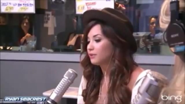 Demi Lovato\'s Interview with Ryan Seacrest -Skyscraper premier [Full] 0314