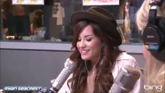 Demi Lovato\'s Interview with Ryan Seacrest -Skyscraper premier [Full] 1117